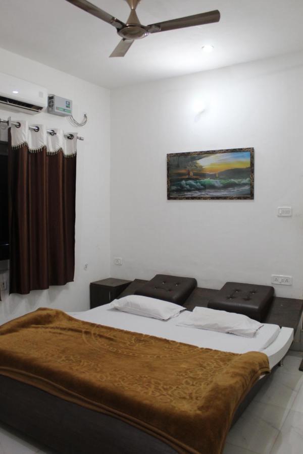 Sunset Backpackers Hostel Orchha Buitenkant foto