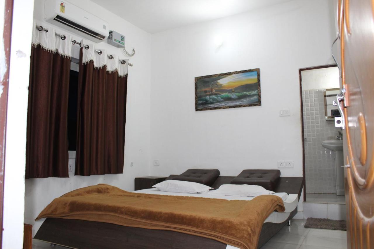 Sunset Backpackers Hostel Orchha Buitenkant foto