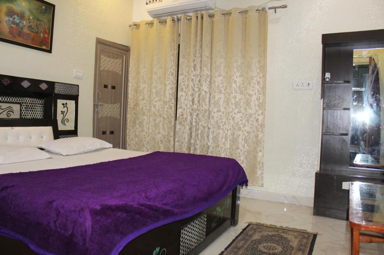 Sunset Backpackers Hostel Orchha Buitenkant foto