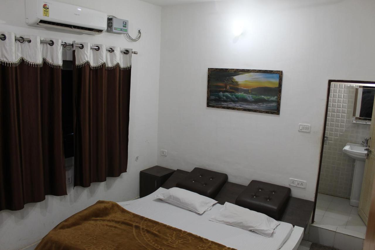 Sunset Backpackers Hostel Orchha Buitenkant foto
