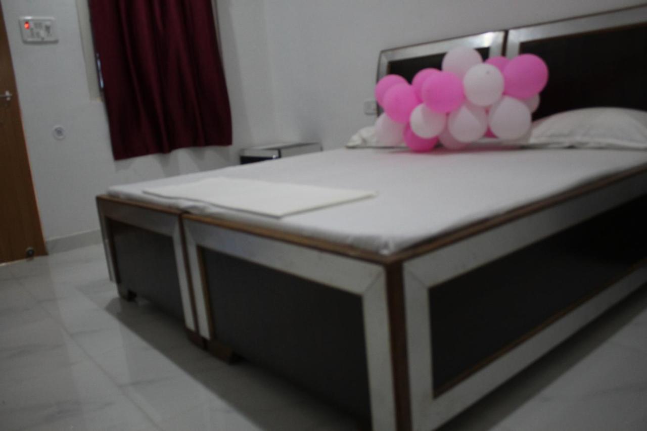 Sunset Backpackers Hostel Orchha Buitenkant foto