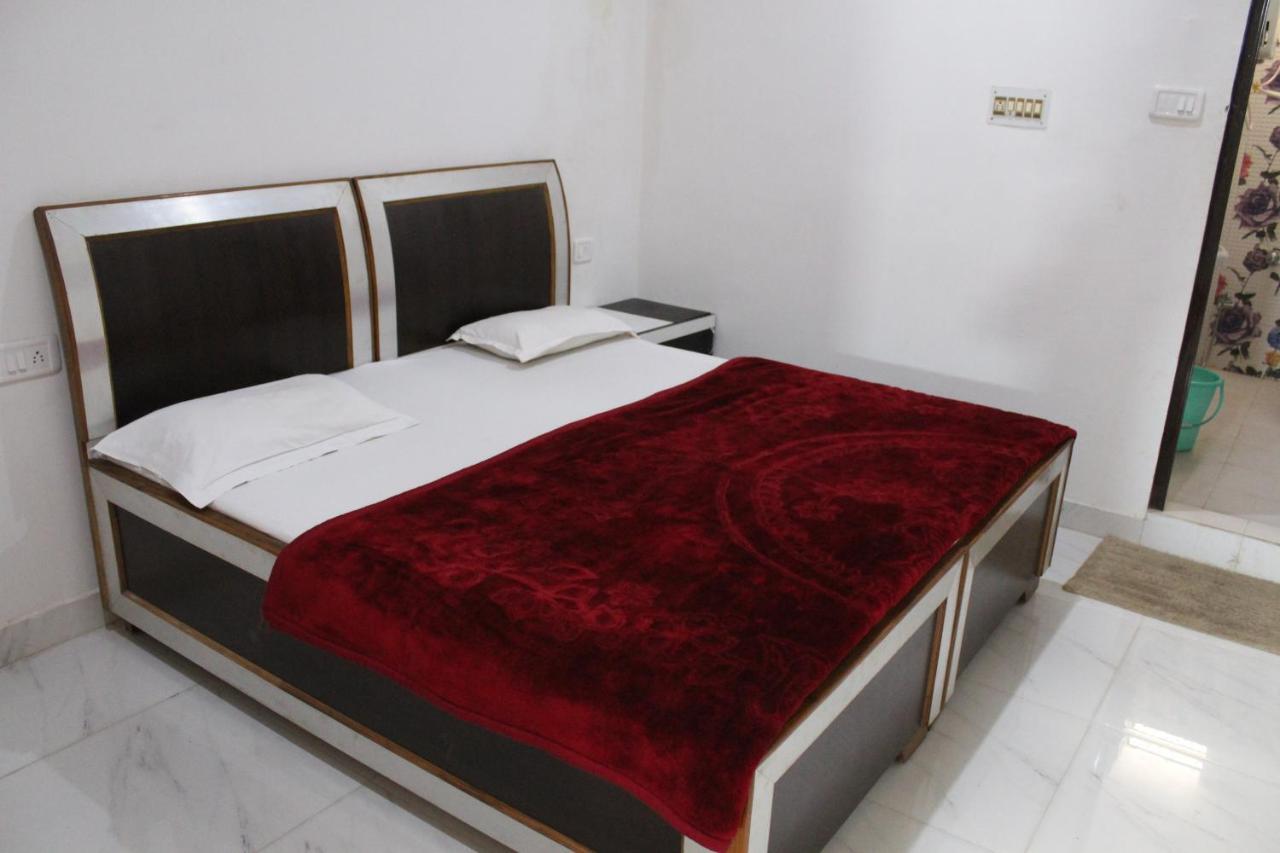 Sunset Backpackers Hostel Orchha Buitenkant foto