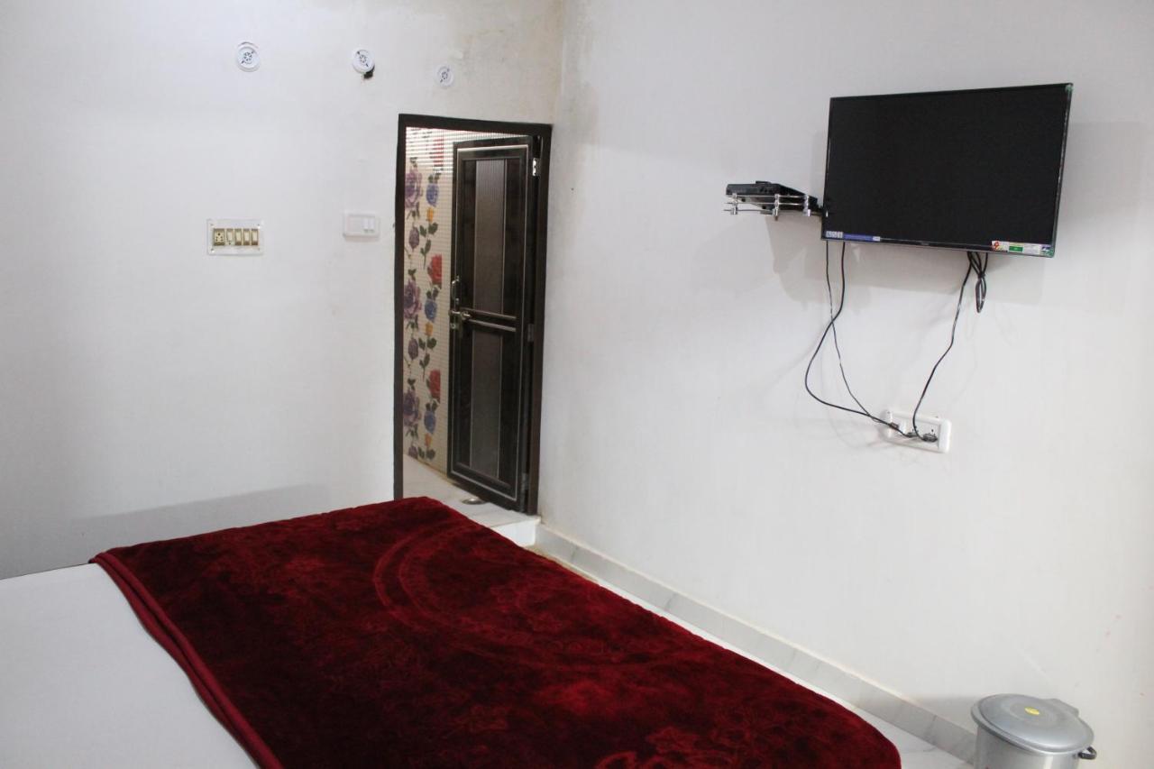 Sunset Backpackers Hostel Orchha Buitenkant foto