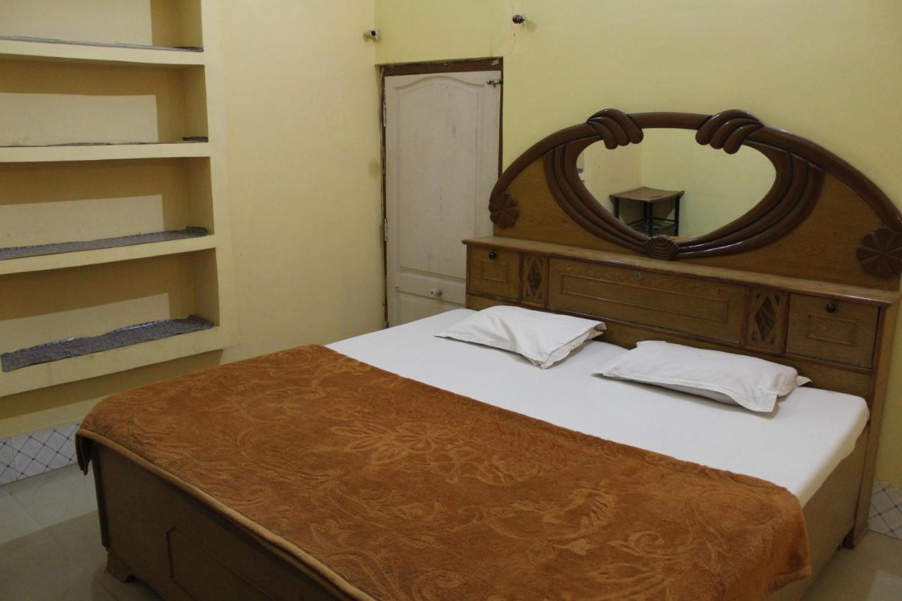 Sunset Backpackers Hostel Orchha Buitenkant foto